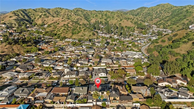 Detail Gallery Image 46 of 49 For 8321 Outland View, Sun Valley,  CA 91352 - 3 Beds | 4 Baths