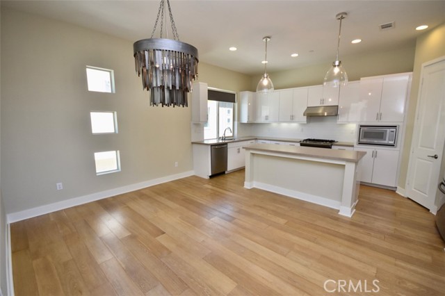 1817 Ocean Court, Costa Mesa CA: https://media.crmls.org/medias/680defc8-1290-4ec0-b7d6-3ba92f5c4d30.jpg