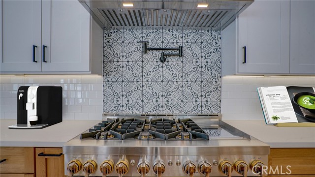 Detail Gallery Image 21 of 68 For 6250 Lindley Ave, Encino,  CA 91316 - 4 Beds | 3/1 Baths