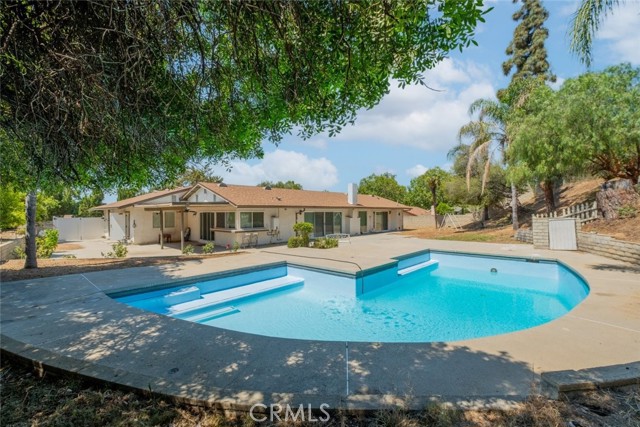 19941 Hiawatha Street, Chatsworth CA: https://media.crmls.org/medias/680e552a-ef89-4ca8-a56e-d4d69c3caa86.jpg