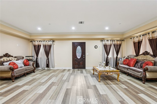 Detail Gallery Image 10 of 35 For 204 E 121st St, Los Angeles,  CA 90061 - 4 Beds | 4 Baths