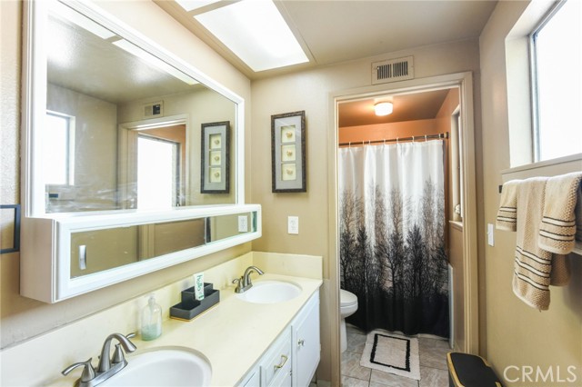 5295 Bronson Way, Riverside CA: https://media.crmls.org/medias/680f17bb-1960-44f1-9709-9f1b7c66ec90.jpg