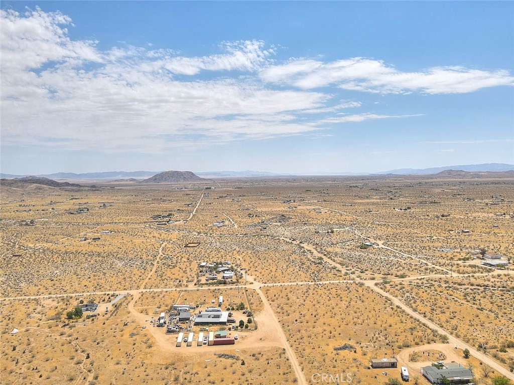 https://media.crmls.org/medias/680ff471-b1d4-49bc-953a-7f4e1ab149f2.jpg?preset=X-Large