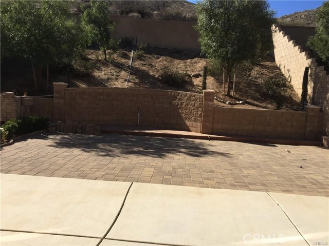 12022 Loyola Court, Fontana CA: https://media.crmls.org/medias/68106427-9016-43ca-88ce-e3e5f6f9c4d6.jpg