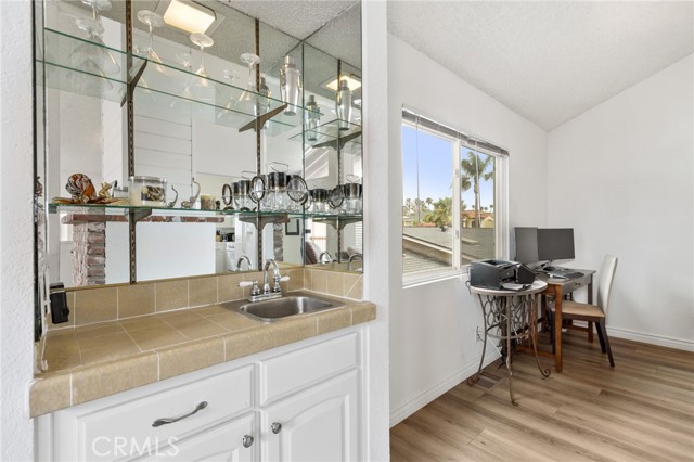 Detail Gallery Image 5 of 22 For 423 Carnation Ave #1/2,  Corona Del Mar,  CA 92625 - 2 Beds | 2 Baths