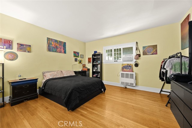 1156 Steuben Street, Pasadena CA: https://media.crmls.org/medias/68124843-a7f0-4cdd-9dd5-18d3df9fe0f2.jpg