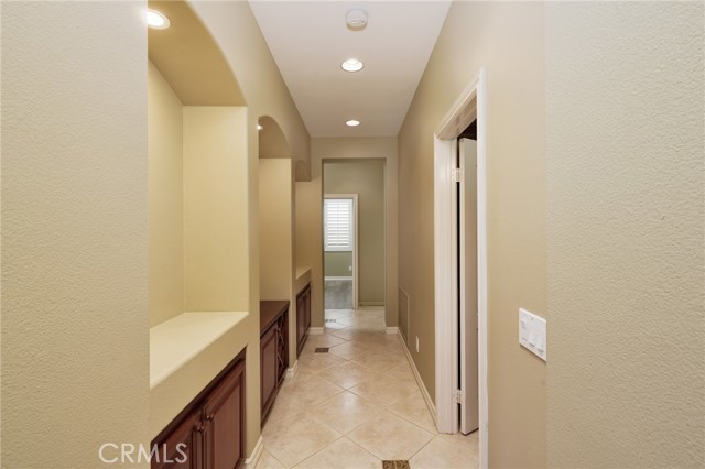 6471 Frampton Circle, Huntington Beach CA: https://media.crmls.org/medias/68124faa-4256-4203-bdec-761dfd557854.jpg