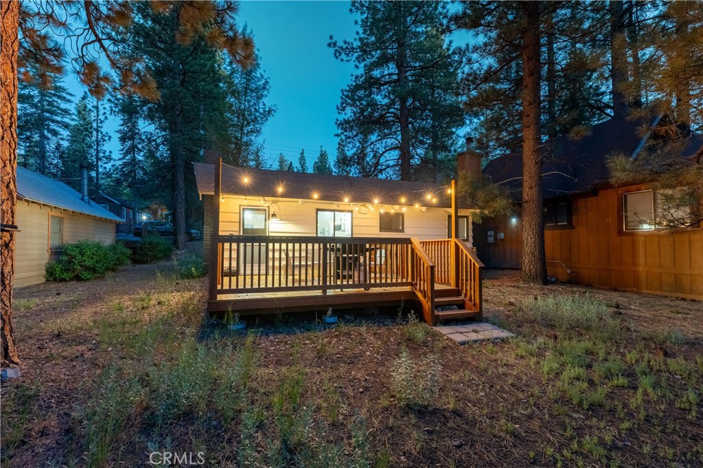 https://media.crmls.org/medias/68127195-4b20-4fae-9422-d599a41d5dcb.jpg?preset=X-Large