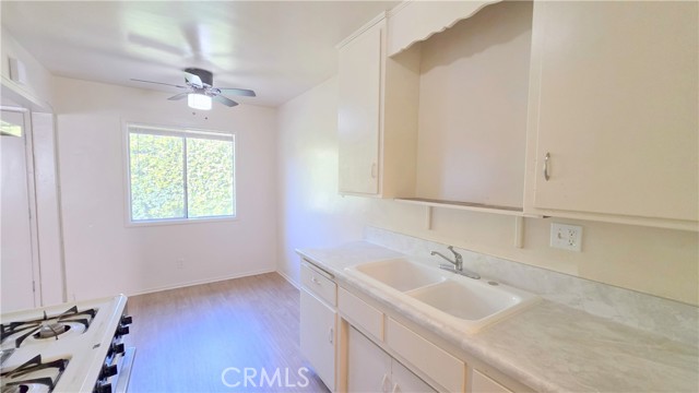 Detail Gallery Image 8 of 15 For 252 S 1st Street #C,  Upland,  CA 91786 - 1 Beds | 1 Baths