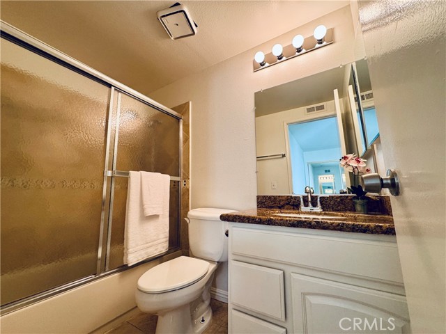 18 Snapdragon, Irvine CA: https://media.crmls.org/medias/6812e8b9-7f17-44e8-9948-6ccd386cd57c.jpg