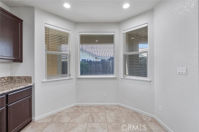 Detail Gallery Image 8 of 35 For 1444 San Pedro St, Los Banos,  CA 93635 - 4 Beds | 2 Baths
