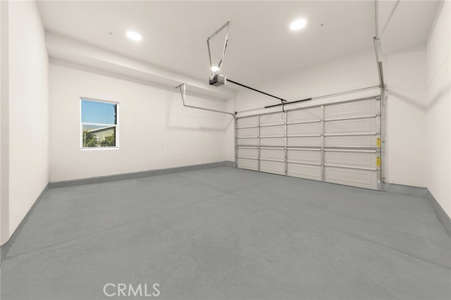 Detail Gallery Image 3 of 21 For 126 N New Ave #8,  Monterey Park,  CA 91755 - 3 Beds | 2/1 Baths