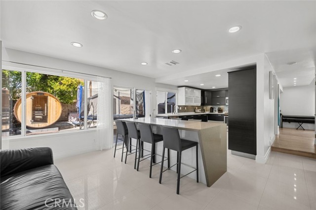 22835 Styles Street, Woodland Hills CA: https://media.crmls.org/medias/6813fb68-47eb-4383-8590-3771b7f7683c.jpg