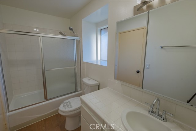 Detail Gallery Image 28 of 34 For 1140 Pacific Ave #20,  Long Beach,  CA 90813 - 2 Beds | 2 Baths