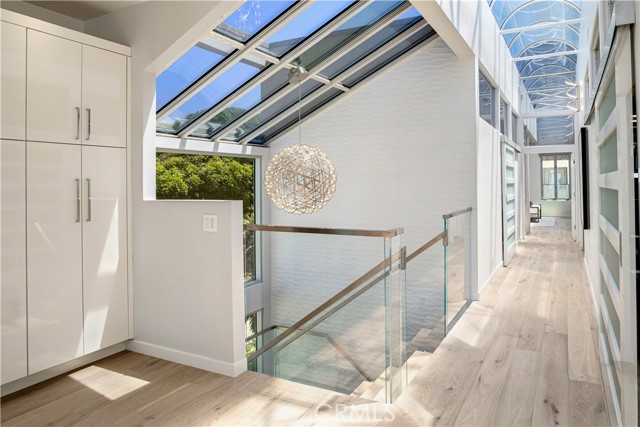 2522 The Strand, Manhattan Beach CA: https://media.crmls.org/medias/681549e4-185a-49b8-8090-a2d4f53a5fd7.jpg