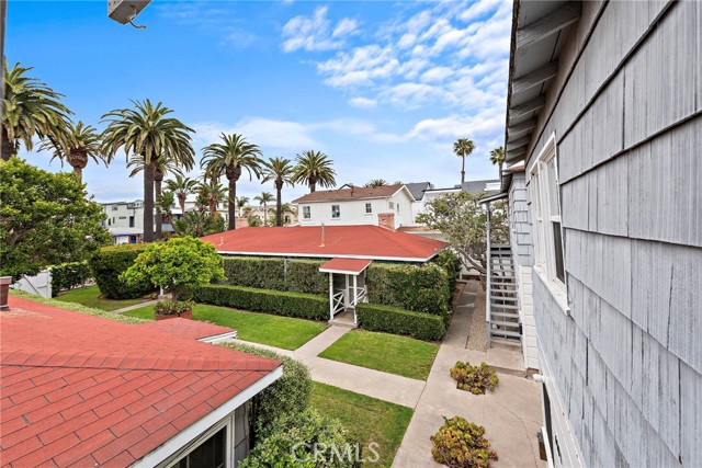 610 Marguerite Avenue, Corona del Mar CA: https://media.crmls.org/medias/6815762e-b846-4879-aee5-4cc8c42e58ca.jpg