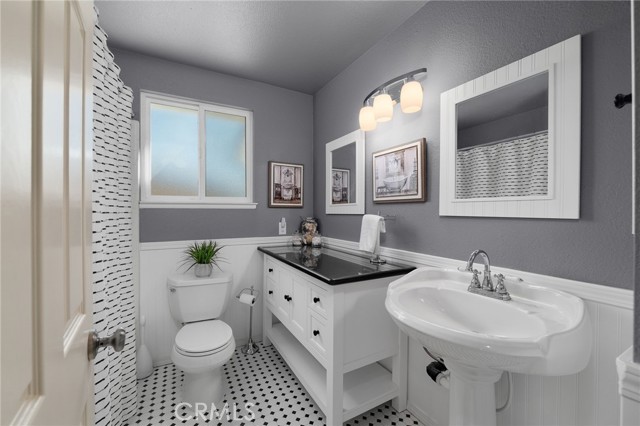 Secondary bath upstairs