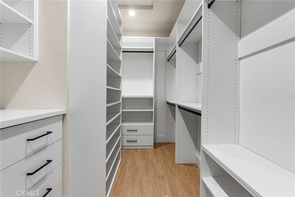 6816d869 D179 4462 B9fc 36ec670f1637