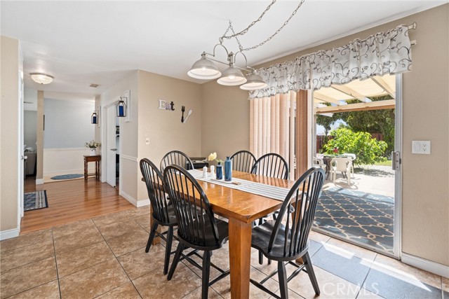 11449 Morning Star Lane, Moreno Valley CA: https://media.crmls.org/medias/68175713-3958-4985-8399-6e103a66c382.jpg