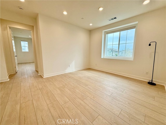 Detail Gallery Image 14 of 31 For 4253 S Sage Paseo, Ontario,  CA 91761 - 3 Beds | 3/1 Baths