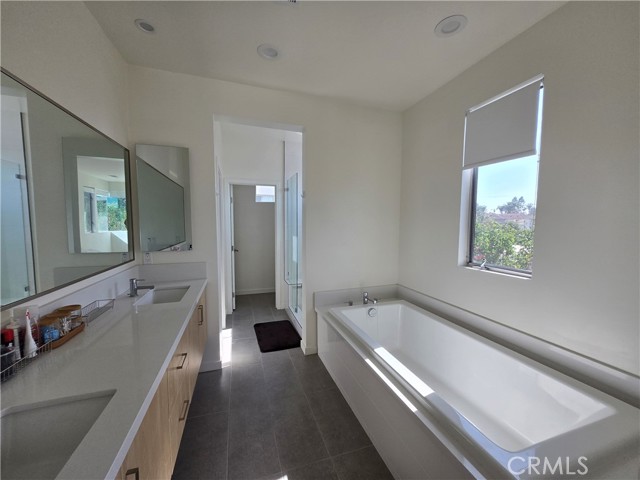 Detail Gallery Image 8 of 21 For 1963 Novus Pl, Costa Mesa,  CA 92627 - 3 Beds | 2/1 Baths