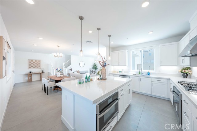 232 Junco, Irvine CA: https://media.crmls.org/medias/6817b488-d3d2-4654-9b1c-928bd43b91c6.jpg