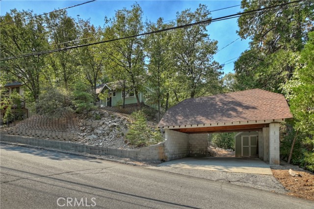 Detail Gallery Image 2 of 49 For 26690 Thunderbird Dr, Lake Arrowhead,  CA 92352 - 3 Beds | 3/1 Baths