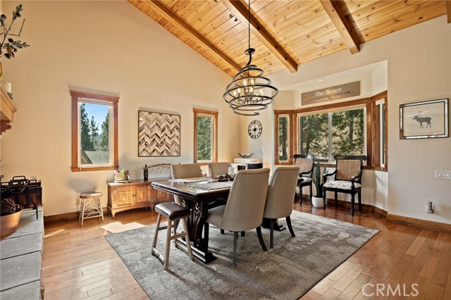 Detail Gallery Image 8 of 52 For 813 Brentwood, Lake Arrowhead,  CA 92352 - 4 Beds | 3/1 Baths