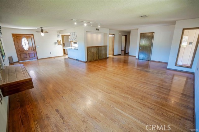 Detail Gallery Image 12 of 41 For 34155 Castlehaven Rd, Agua Dulce,  CA 91390 - 3 Beds | 3 Baths