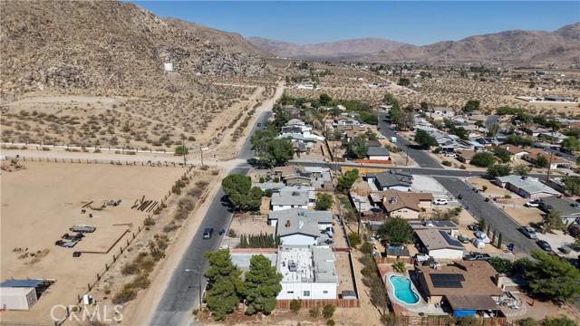 Detail Gallery Image 28 of 45 For 23859 South Rd, Apple Valley,  CA 92307 - 4 Beds | 2 Baths