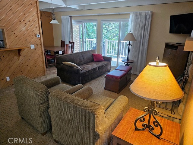 308 Canyon Crest, Lake Arrowhead CA: https://media.crmls.org/medias/681d6926-3277-4841-a6dc-deffcc6a62c0.jpg