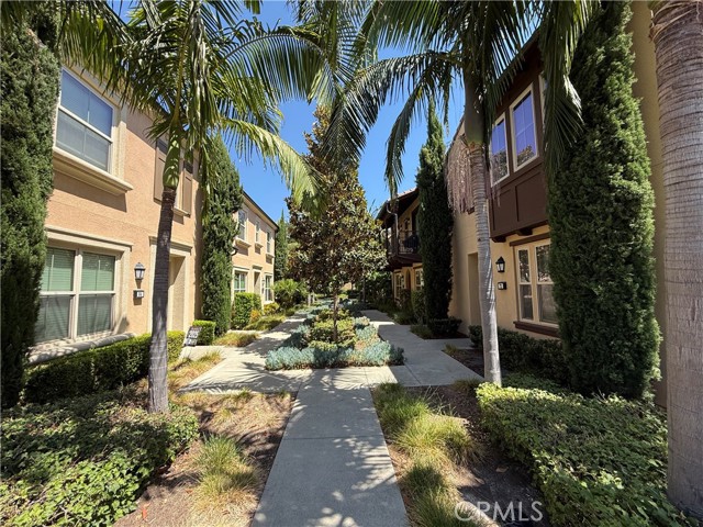 72 Granite, Irvine CA: https://media.crmls.org/medias/681da776-575b-4ed1-a812-53800bc958c3.jpg