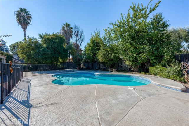 Detail Gallery Image 39 of 45 For 1909 Mountain Oak Rd, Bakersfield,  CA 93311 - 4 Beds | 2 Baths