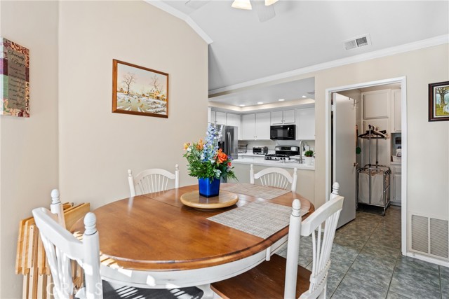 Detail Gallery Image 19 of 40 For 2193 Lorraine, Upland,  CA 91784 - 3 Beds | 2 Baths