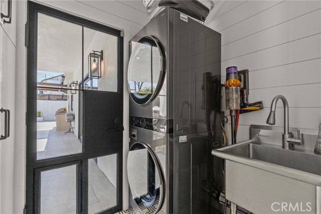240 W Gainsborough Road, Thousand Oaks CA: https://media.crmls.org/medias/681ea2f9-ab05-4408-b399-58eafa647f9d.jpg