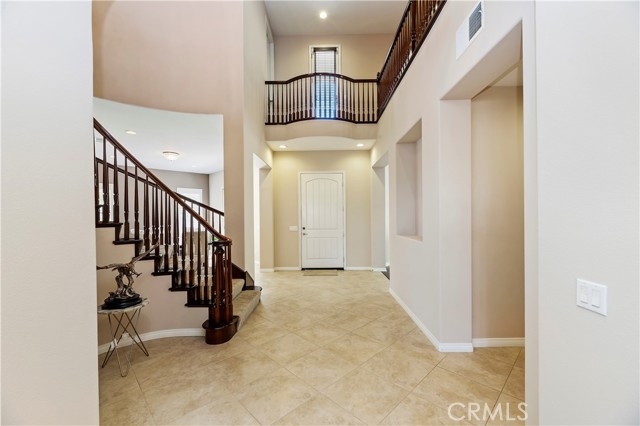 Detail Gallery Image 11 of 71 For 16682 Nandina Ave, Riverside,  CA 92504 - 5 Beds | 5/1 Baths