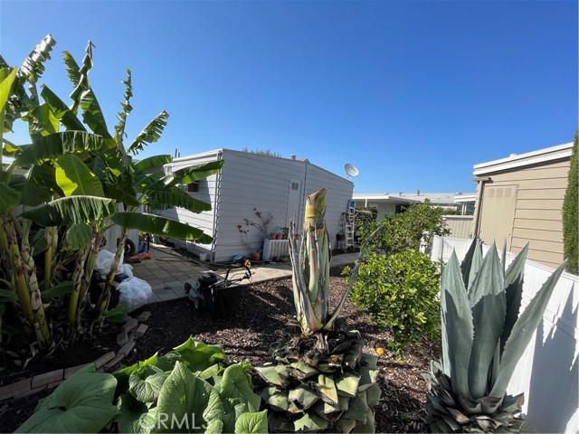 Detail Gallery Image 4 of 16 For 8200 Bolsa Ave #166,  Midway City,  CA 92655 - 4 Beds | 2 Baths