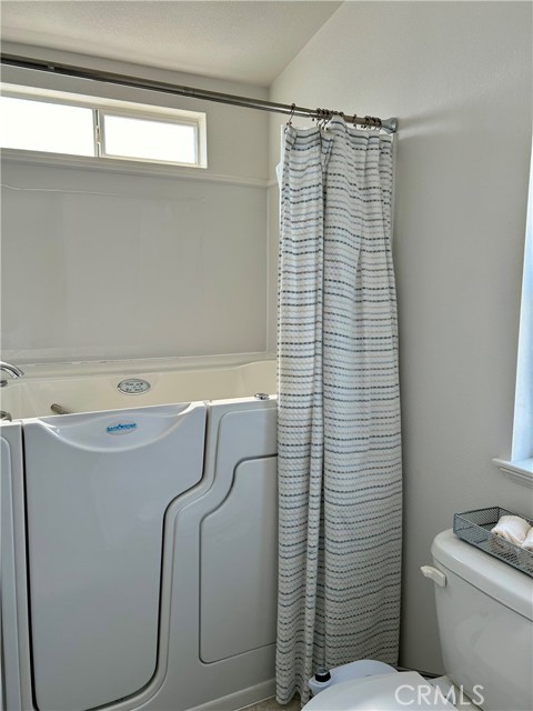 Detail Gallery Image 18 of 53 For 6235 Beachcomber, Long Beach,  CA 90803 - 2 Beds | 2 Baths