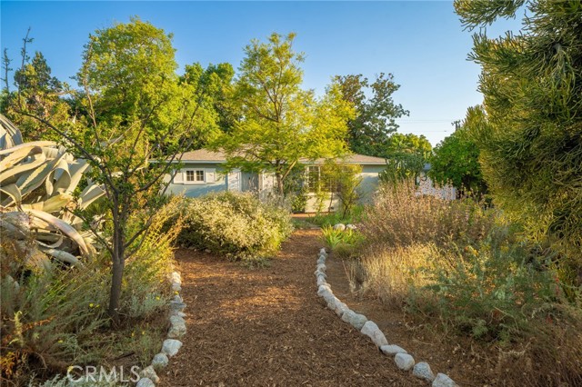 644 W 10th Street, Claremont CA: https://media.crmls.org/medias/68207c6b-cc7c-4e33-8e93-1b2213502e64.jpg