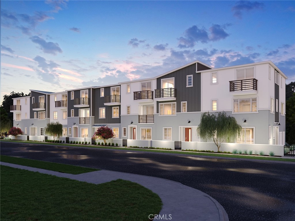 1468 W Longview Lane