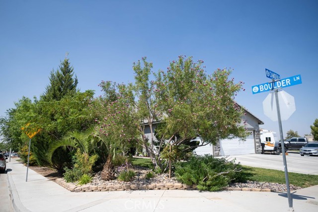 Detail Gallery Image 2 of 31 For 13018 Camden, Victorville,  CA 92392 - 3 Beds | 2/1 Baths