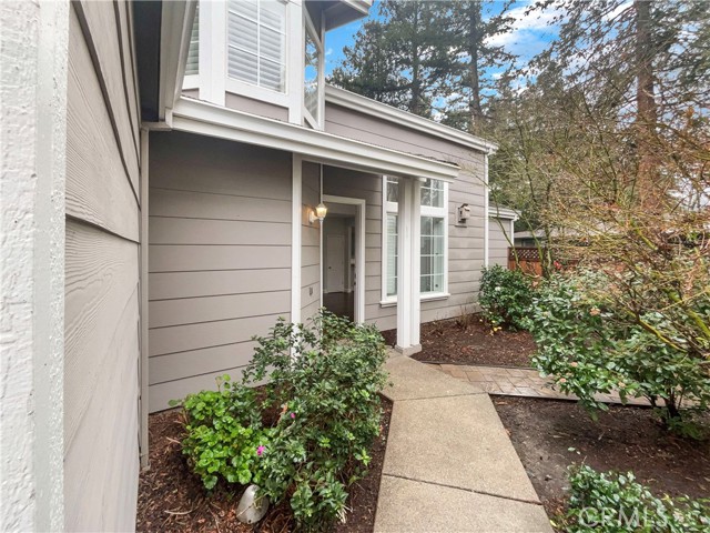 Detail Gallery Image 2 of 27 For 51 Village Square, Pleasant Hill,  CA 94523 - 3 Beds | 3/1 Baths