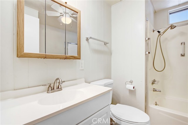 Detail Gallery Image 9 of 11 For 1760 Santo Domingo, Hemet,  CA 92545 - 2 Beds | 2 Baths