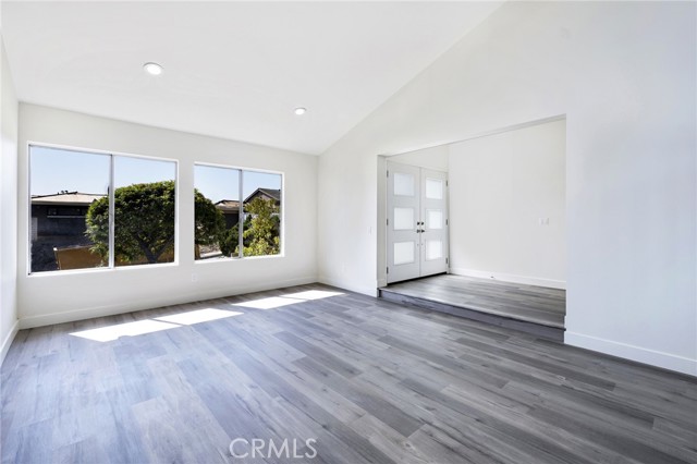 915 WHITEHAVEN photo 4