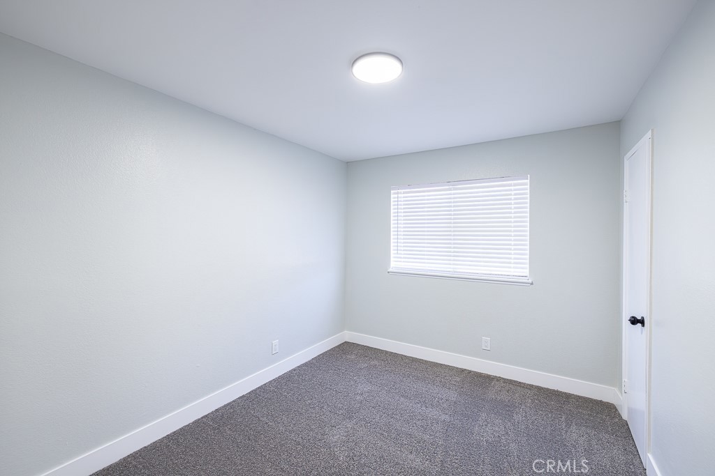 https://media.crmls.org/medias/6823071a-e793-42e0-a3f0-0c1bfbc2101f.jpg?preset=X-Large