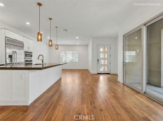 179 Terrapin, Irvine CA: https://media.crmls.org/medias/68235682-2081-407a-9b87-a792ee100645.jpg