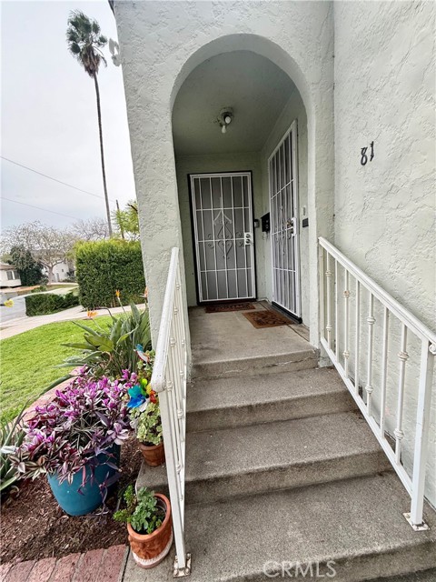 Detail Gallery Image 5 of 30 For 79 N Berkeley, Pasadena,  CA 91107 - 4 Beds | 2 Baths