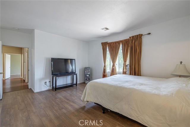 5808 Monterey Place, Palmdale CA: https://media.crmls.org/medias/6823d8b6-d828-46aa-8186-7936f47a0a44.jpg