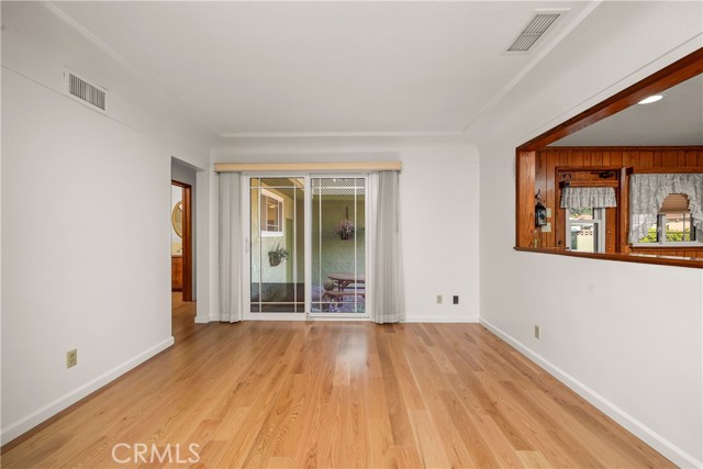 Detail Gallery Image 13 of 55 For 6107 Faculty, Lakewood,  CA 90712 - 5 Beds | 3/1 Baths