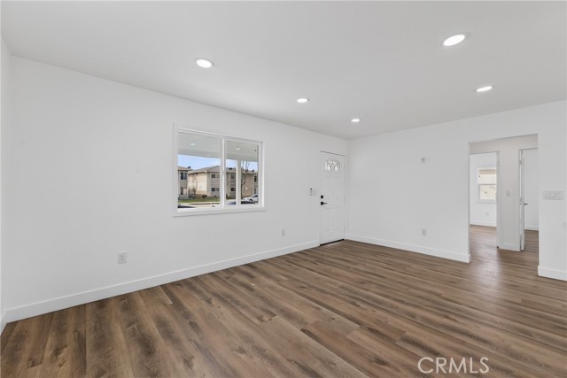 Detail Gallery Image 8 of 31 For 1095 E Phillips Blvd, Pomona,  CA 91766 - 2 Beds | 1 Baths